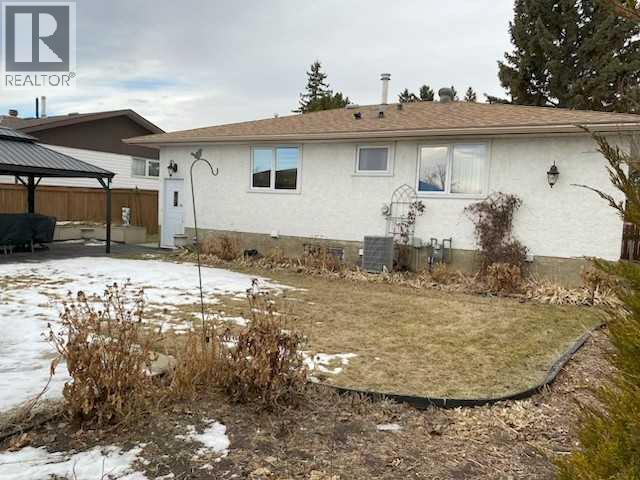 6311 Pineridge Road Ne, Calgary, Alberta  T1Y 1M4 - Photo 3 - A2283199