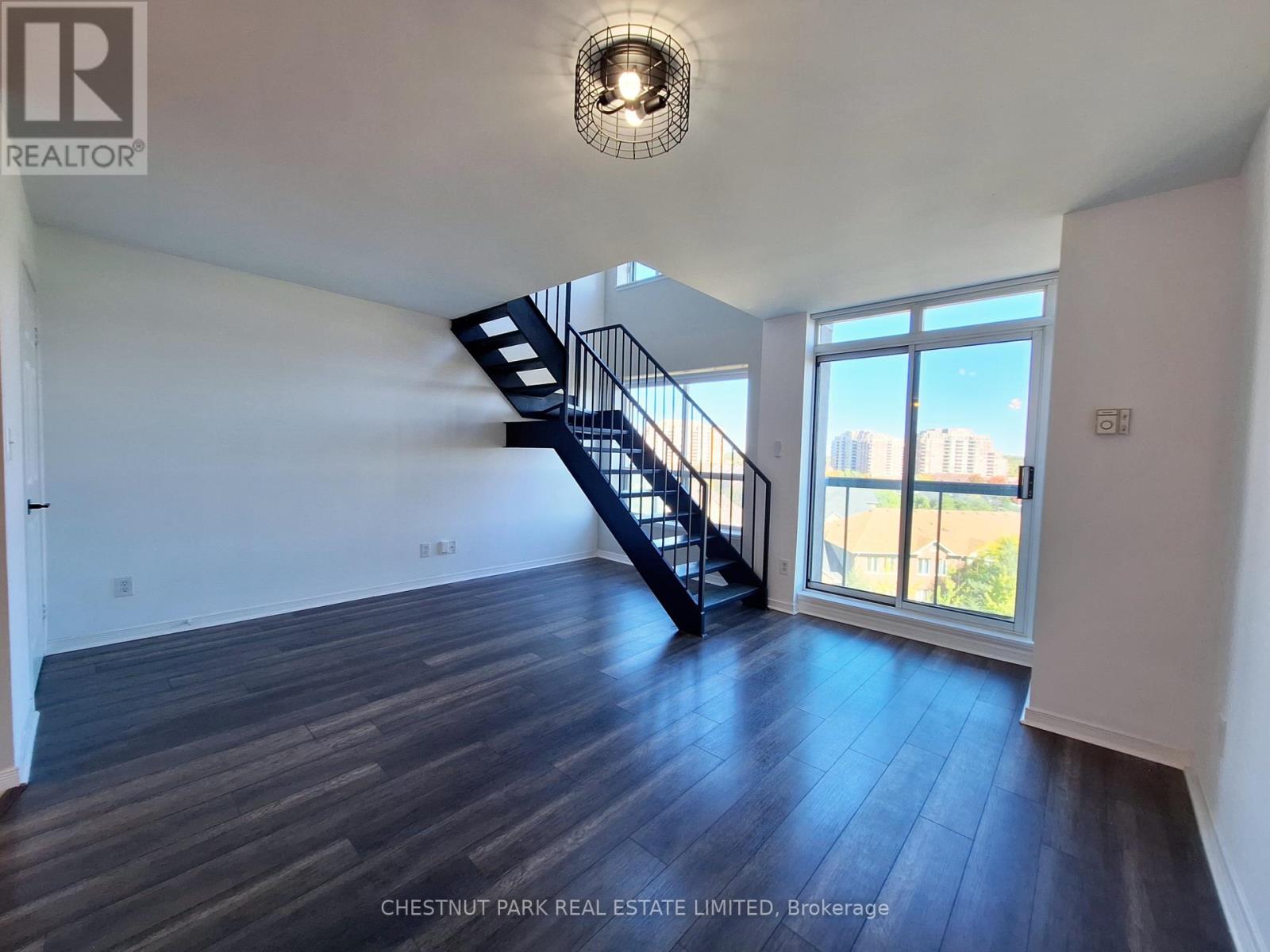 622 - 3 Ellesmere Street, Richmond Hill, Ontario  L4B 4N2 - Photo 5 - N12755276