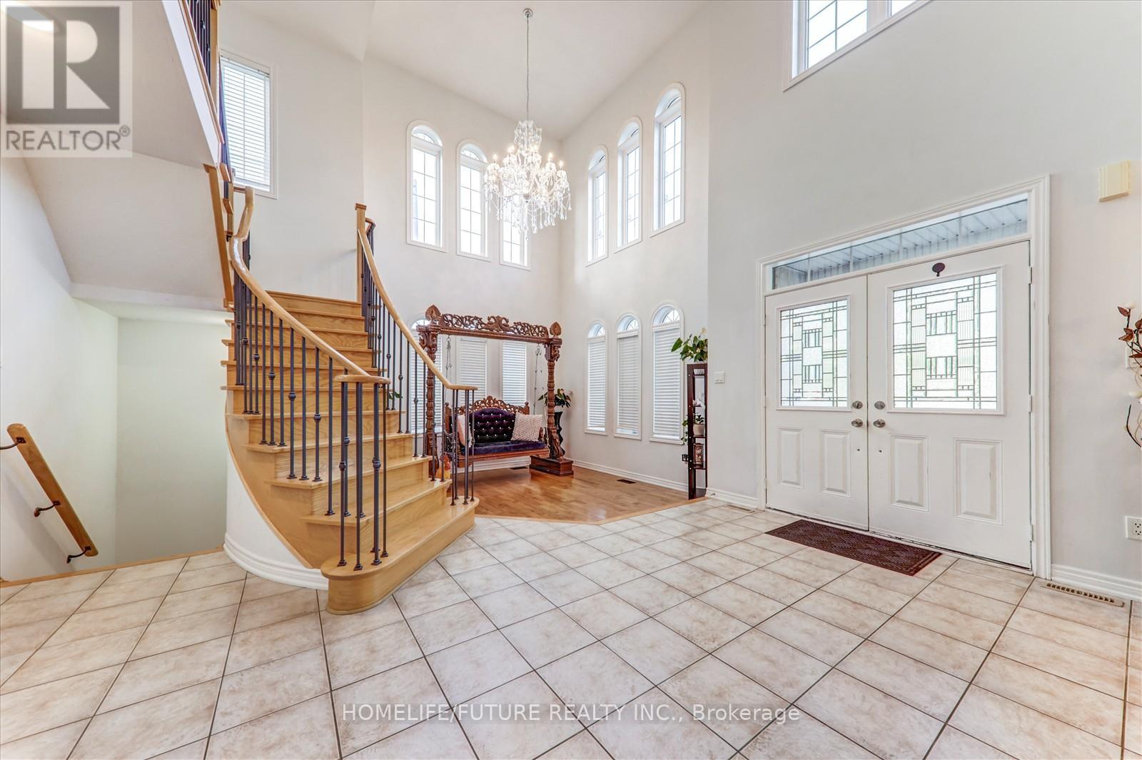 149 Stonechurch Crescent, Markham, Ontario  L6B 0L2 - Photo 8 - N12755272