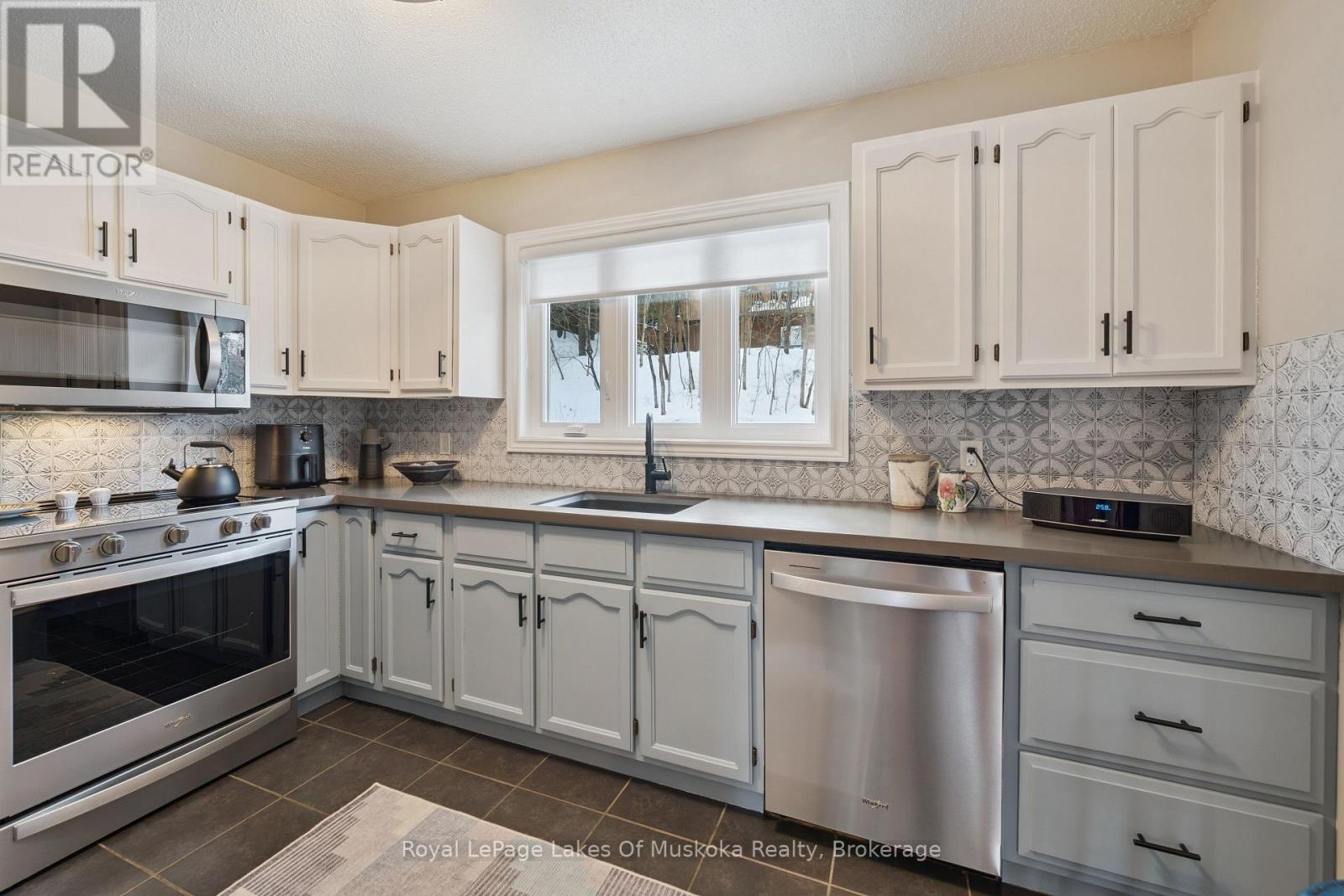 87 Southbank Drive, Bracebridge, Ontario  P1L 1G2 - Photo 10 - X12756756