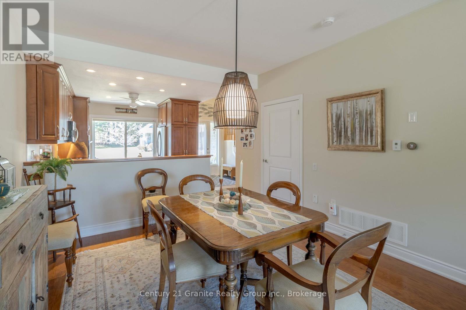 44 Webb Circle, Dysart Et Al, Ontario  K0M 1S0 - Photo 9 - X12755442