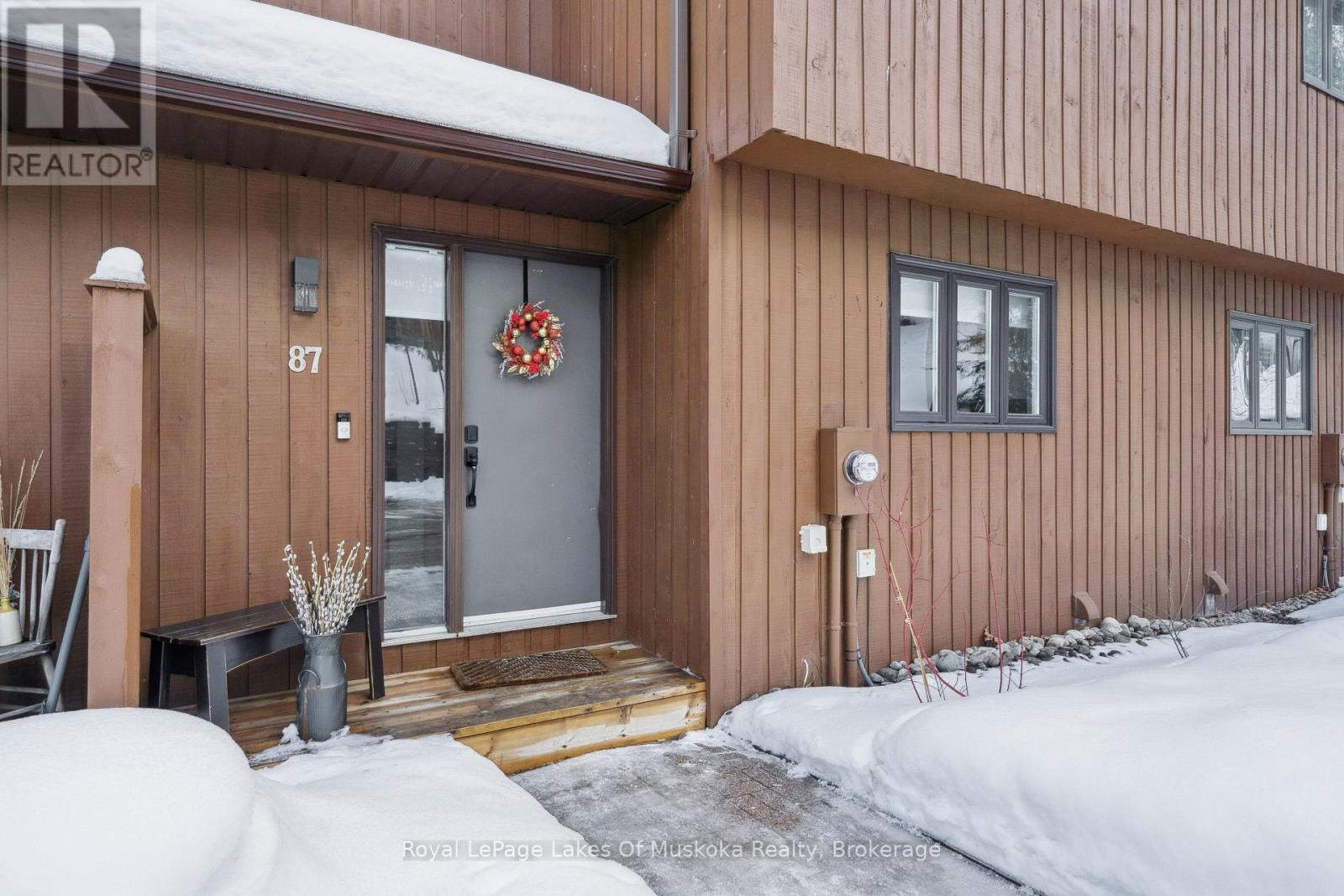 87 Southbank Drive, Bracebridge, Ontario  P1L 1G2 - Photo 3 - X12756756