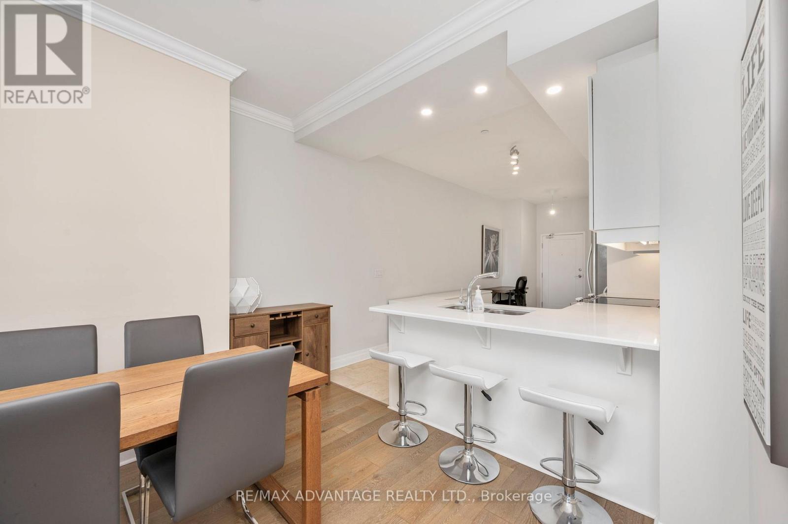 2002 - 505 Talbot Street, London East, Ontario  N6A 2S6 - Photo 11 - X12755176