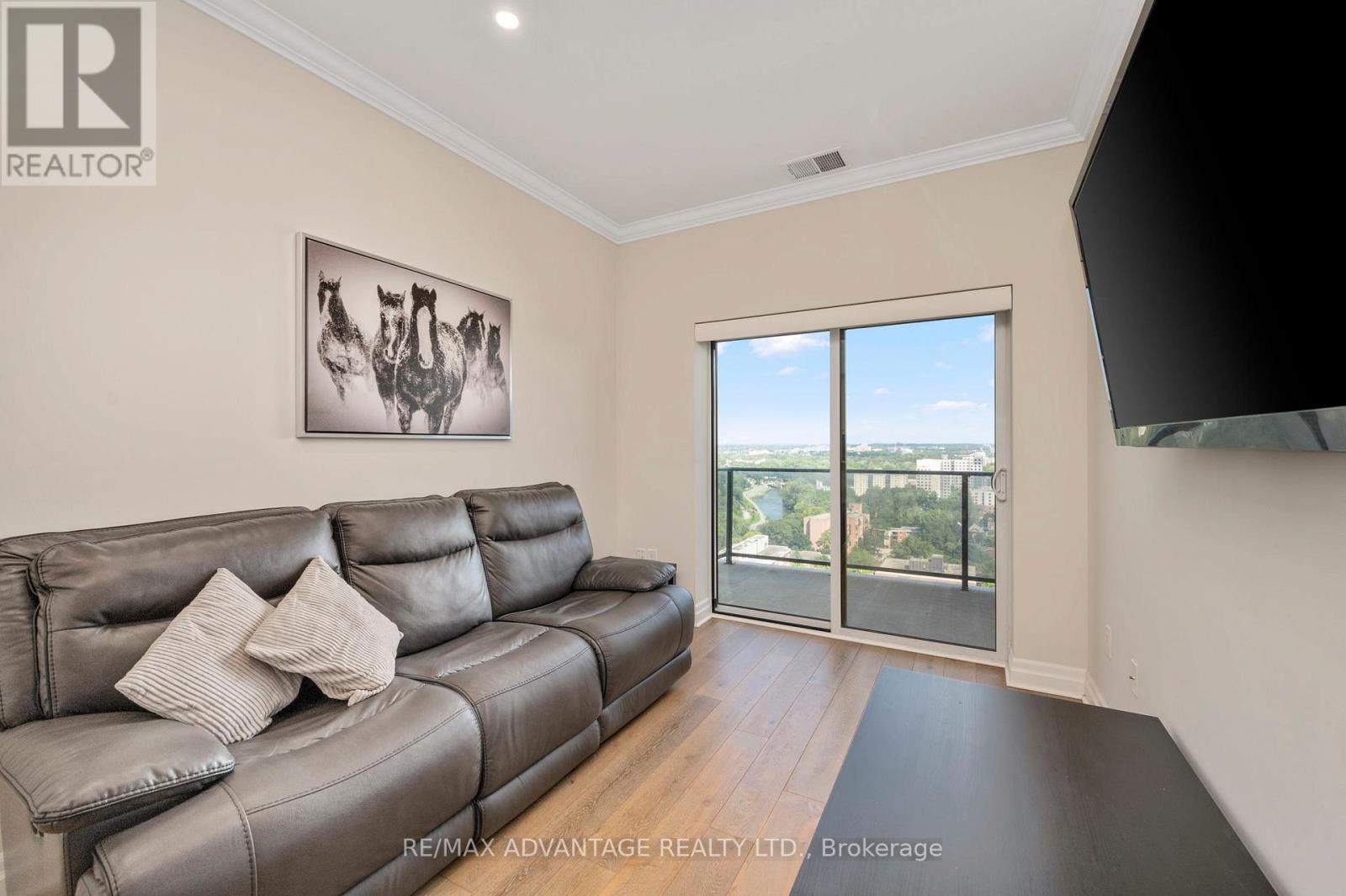 2002 - 505 Talbot Street, London East, Ontario  N6A 2S6 - Photo 10 - X12755176