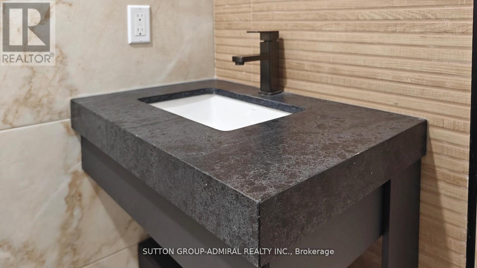 242 Muriel Street, Newmarket (Central Newmarket), Ontario  L3Y 3N3 - Photo 25 - N12755444