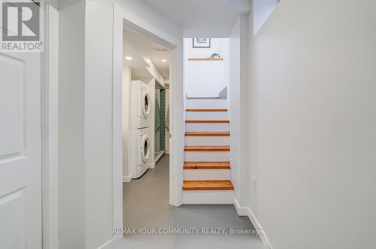 8 Ozner Crescent, Vaughan (Vellore Village), Ontario  L4H 0E2 - Photo 4 - N12755376