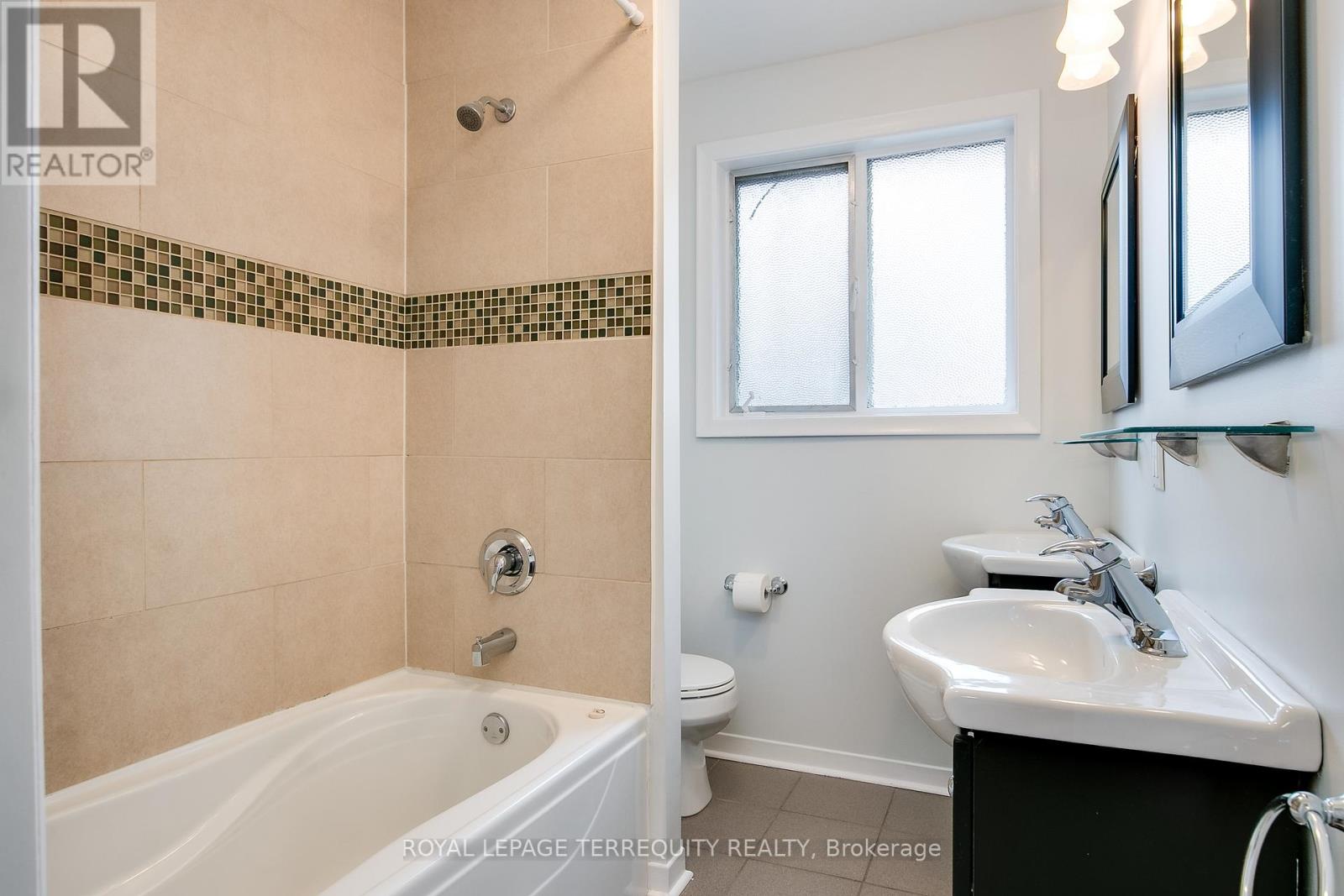 93 Searle Avenue, Toronto (Bathurst Manor), Ontario  M3H 4A8 - Photo 21 - C12755472