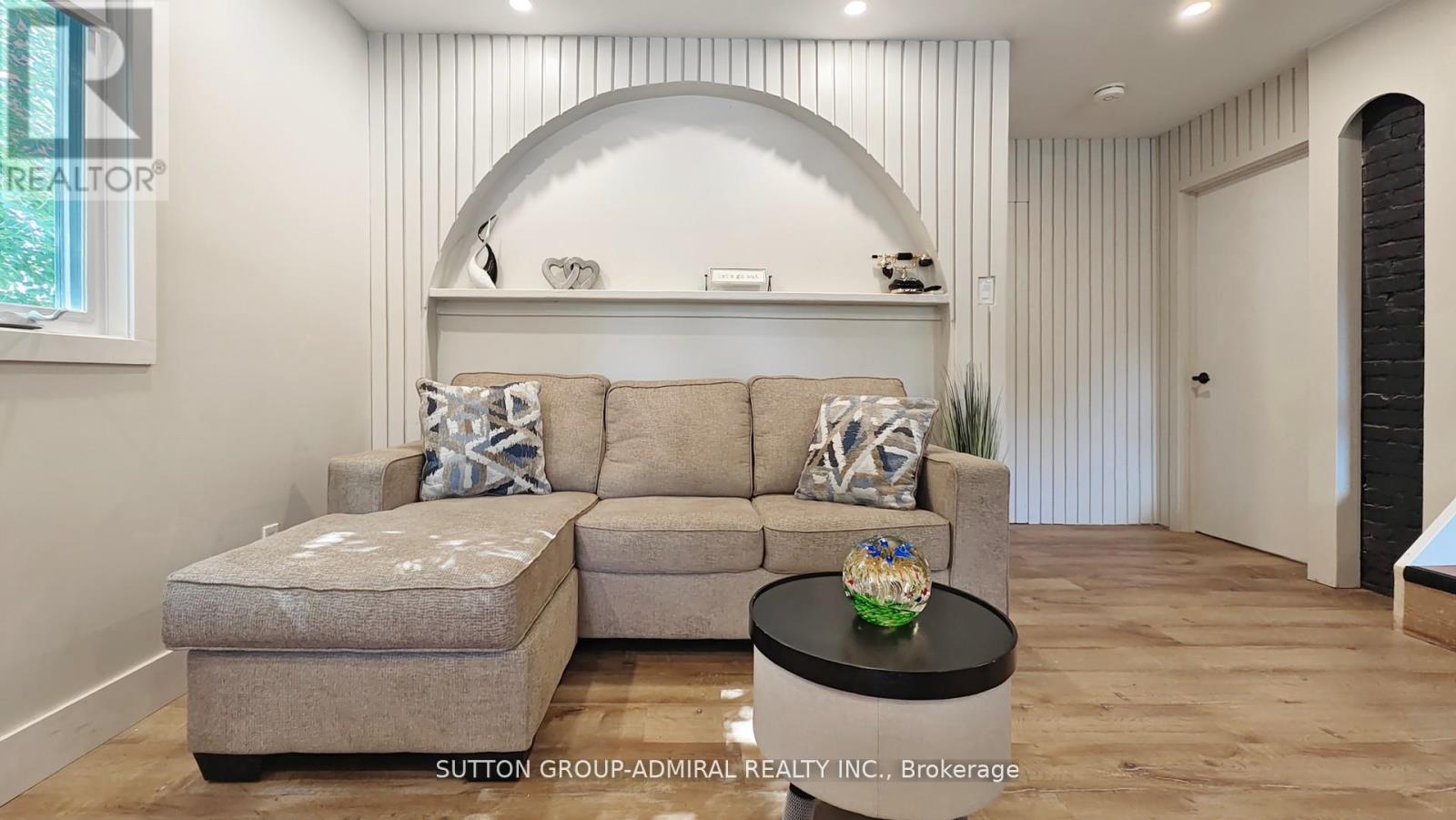 242 Muriel Street, Newmarket (Central Newmarket), Ontario  L3Y 3N3 - Photo 8 - N12755444