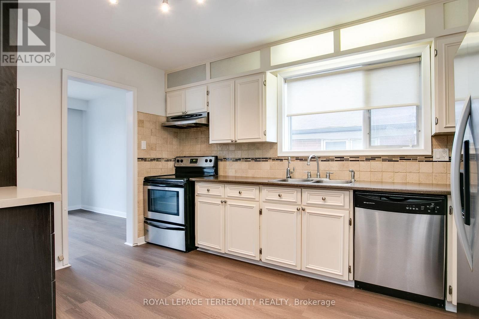 93 Searle Avenue, Toronto (Bathurst Manor), Ontario  M3H 4A8 - Photo 12 - C12755472