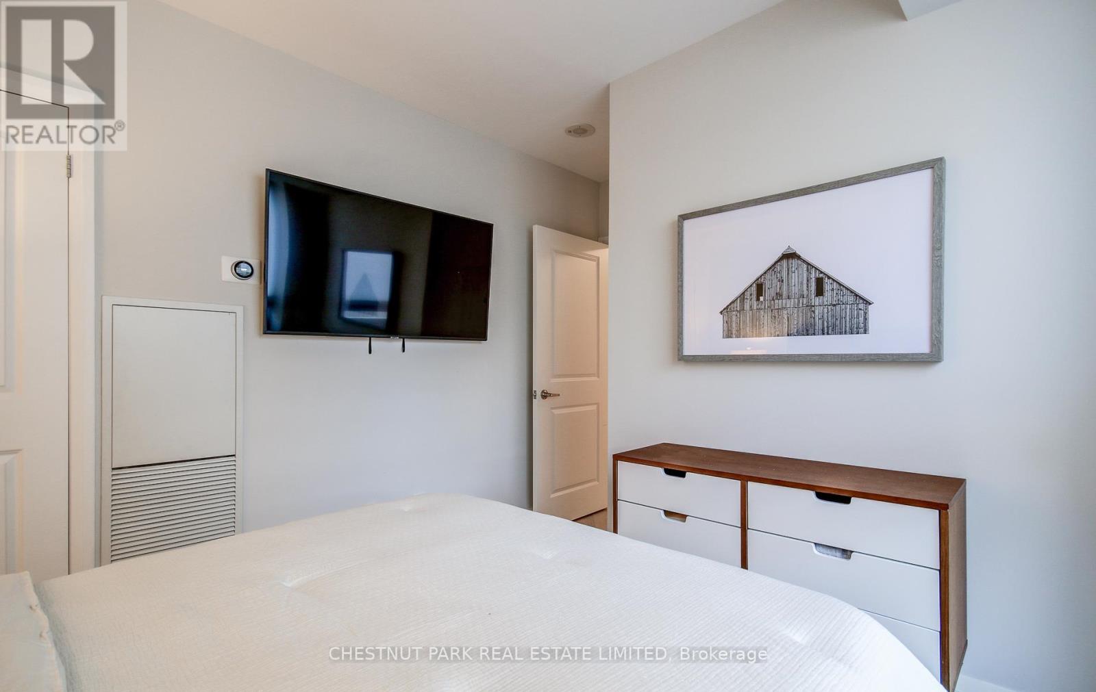 302 - 1430 Yonge Street, Toronto (Yonge-St. Clair), Ontario  M4T 1Y6 - Photo 4 - C12755492