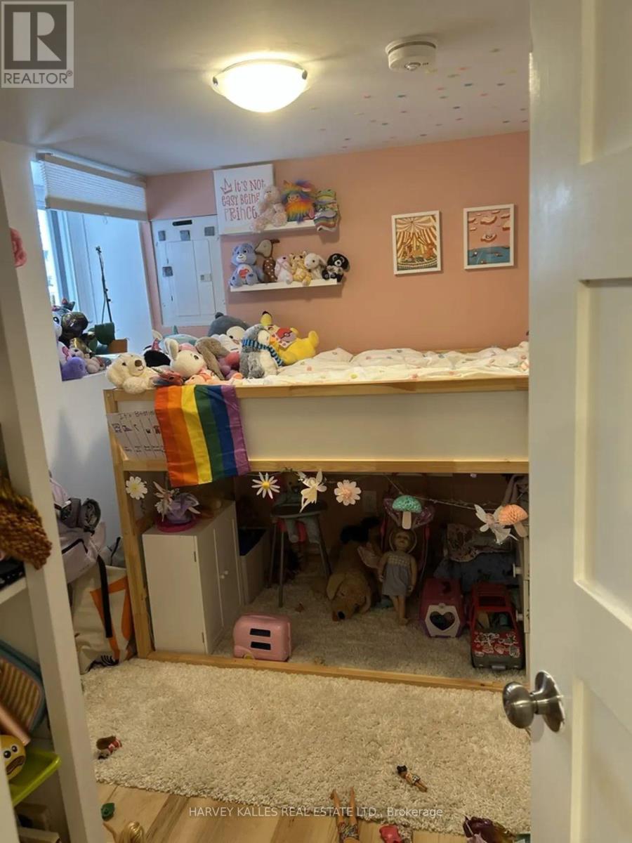 Lower - 17 Alberta Avenue, Toronto (Wychwood), Ontario  M6H 2R5 - Photo 9 - C12755522