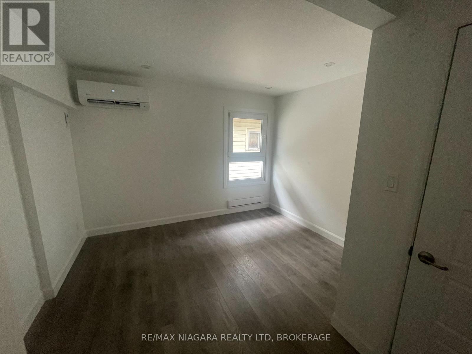 A - 4992 Mcrae Street, Niagara Falls, Ontario  L2E 1P1 - Photo 7 - X12487751