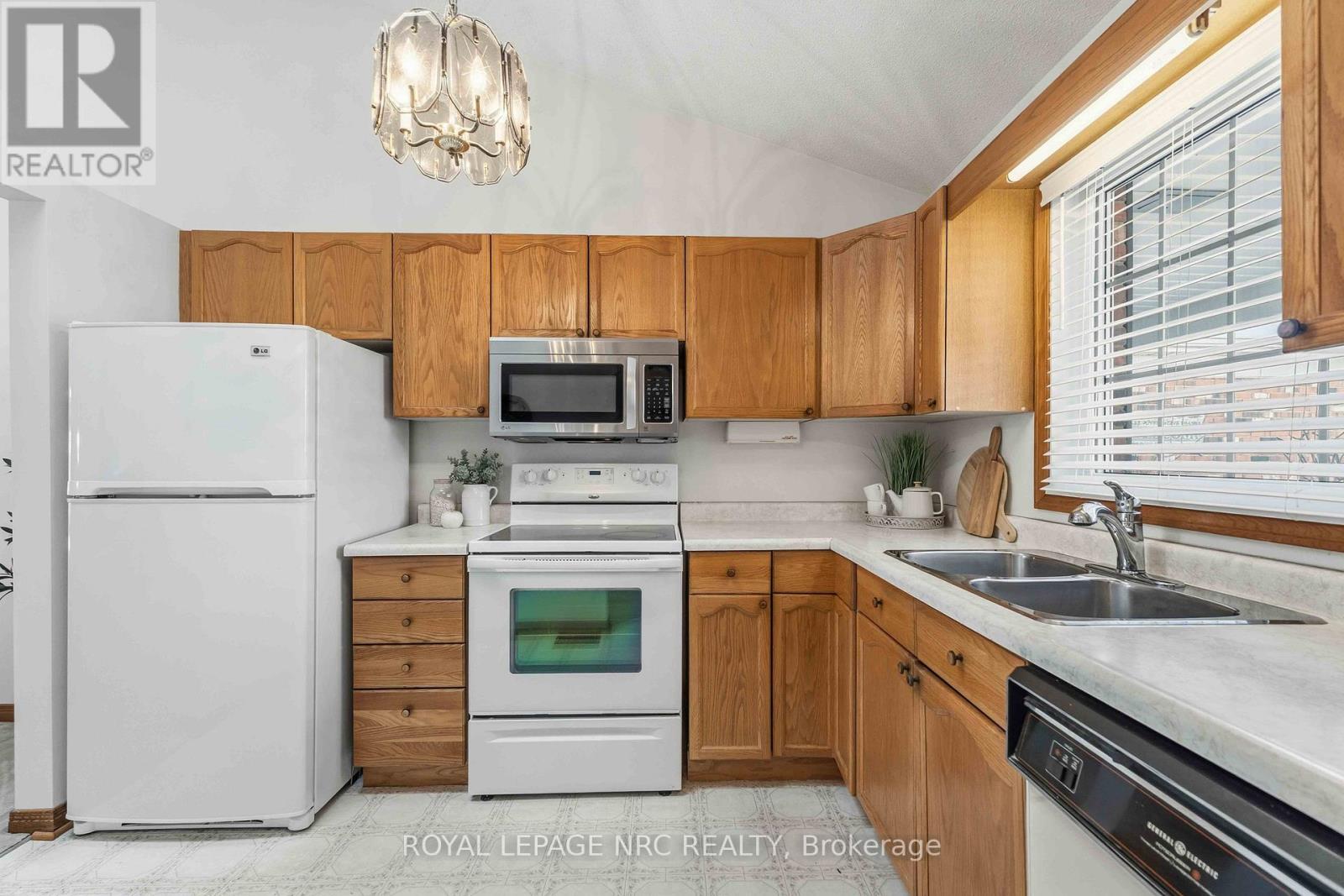 4115 Apple Blossom Lane, Lincoln (Lincoln-Jordan/vineland), Ontario  L0R 2C0 - Photo 20 - X12683736