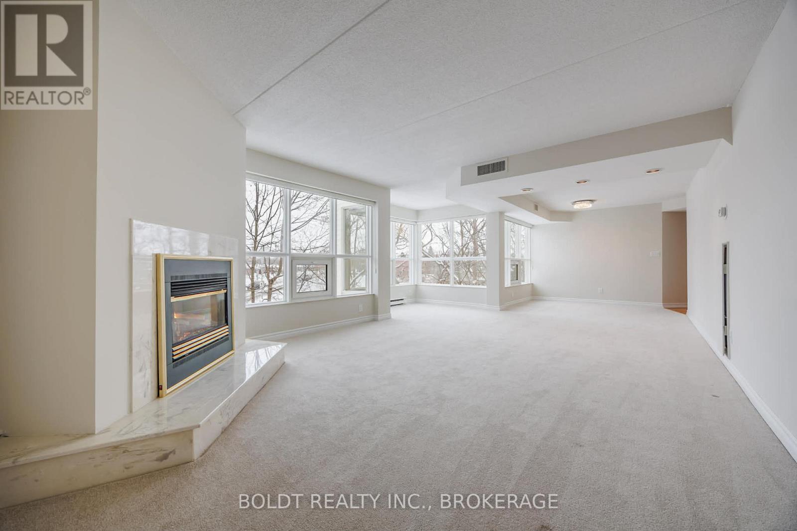 301 - 244 Lakeshore Road, St. Catharines (Vine/linwell), Ontario  L2M 1R6 - Photo 3 - X12754028