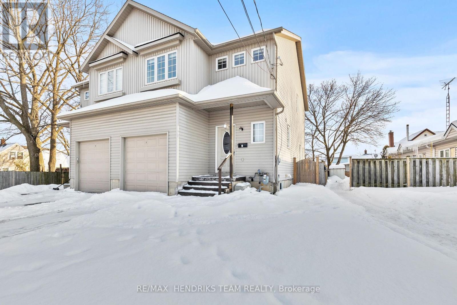 2 Townline Road E, Thorold (Thorold Downtown), Ontario  L2V 2C3 - Photo 2 - X12754662