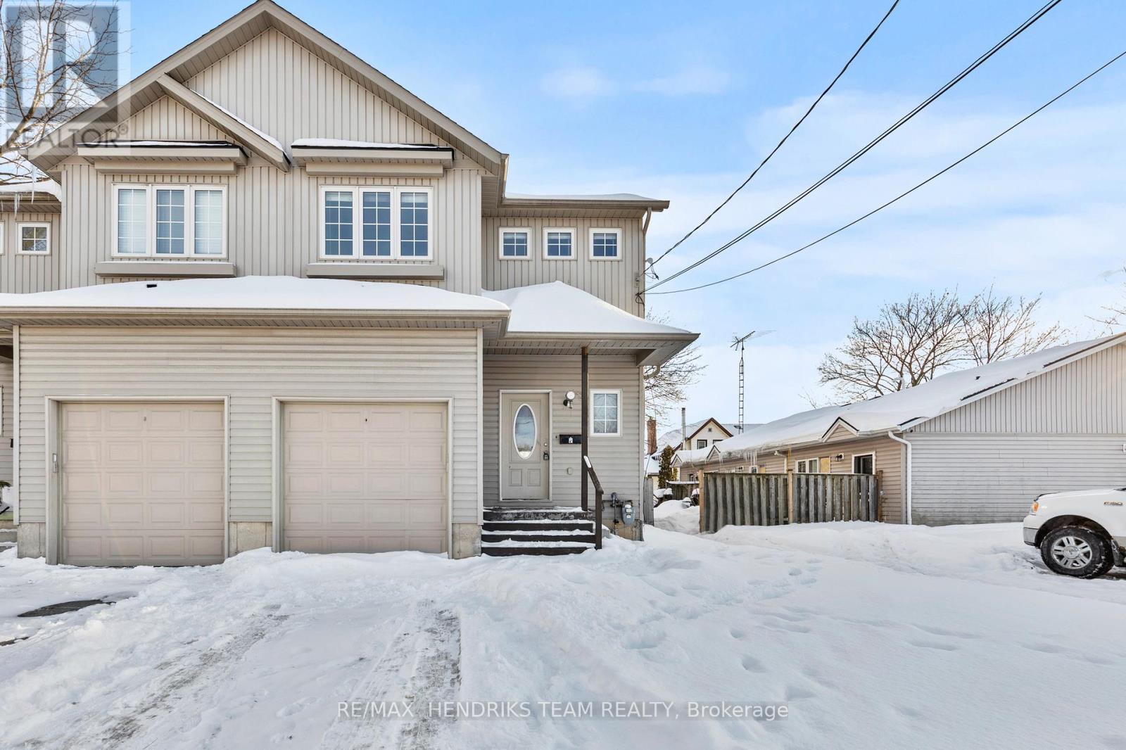 2 Townline Road E, Thorold (Thorold Downtown), Ontario  L2V 2C3 - Photo 1 - X12754662