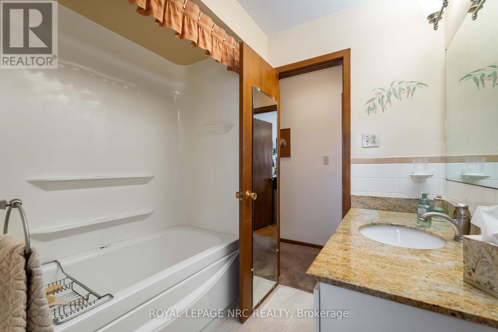 4271 13th Street, Lincoln, Ontario  L0R 1S0 - Photo 24 - X12754856