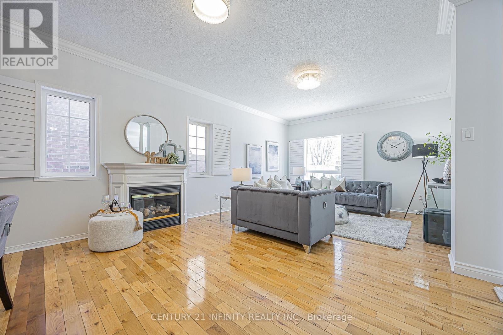 31 Gloria Crescent, Whitby, Ontario  L1P 1V4 - Photo 9 - E12754638