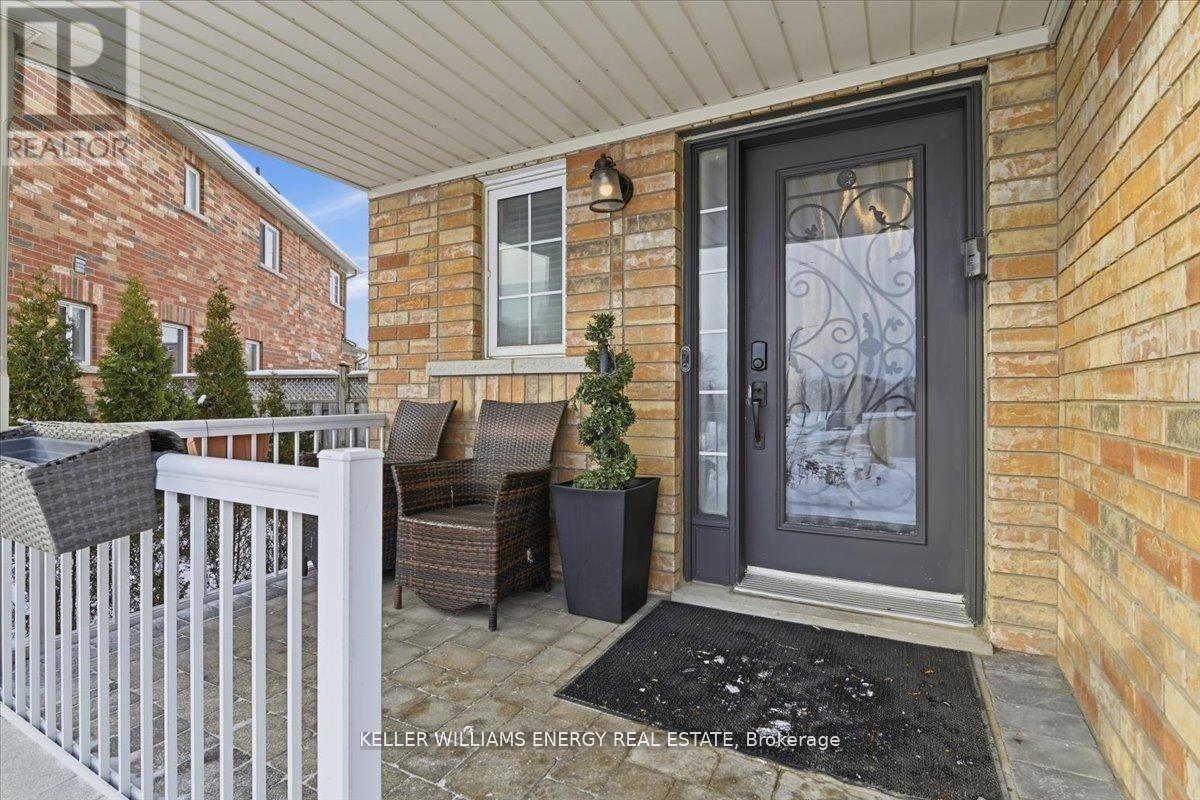 66 Oceanpearl Crescent, Whitby (Blue Grass Meadows), Ontario  L1N 0C3 - Photo 2 - E12754694