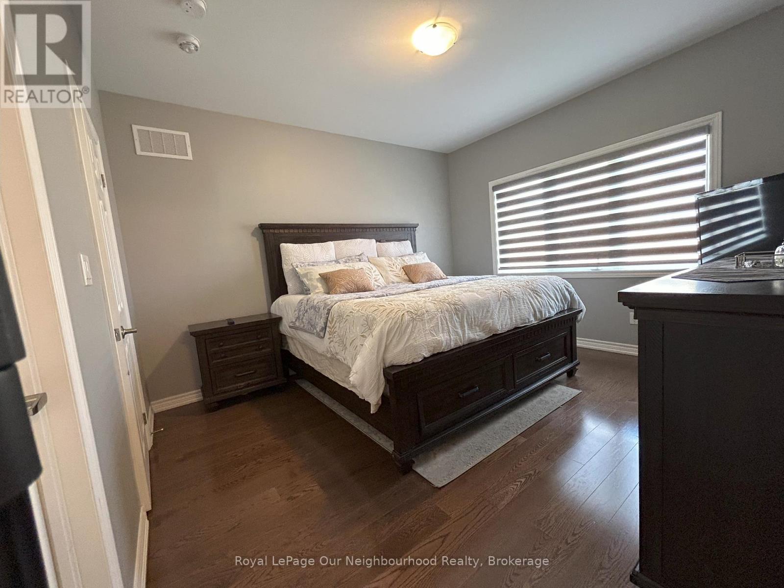 249 Fleetwood Drive, Oshawa (Eastdale), Ontario  L1K 3E8 - Photo 11 - E12754978