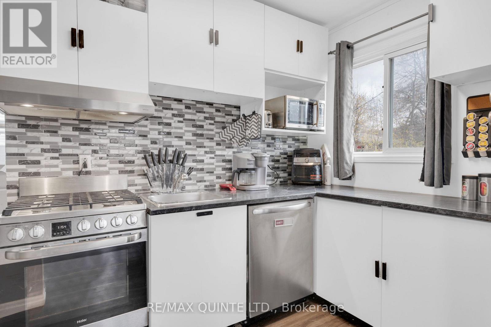 60 Oxford Road, Quinte West, Ontario  K0K 2C0 - Photo 10 - X12556168