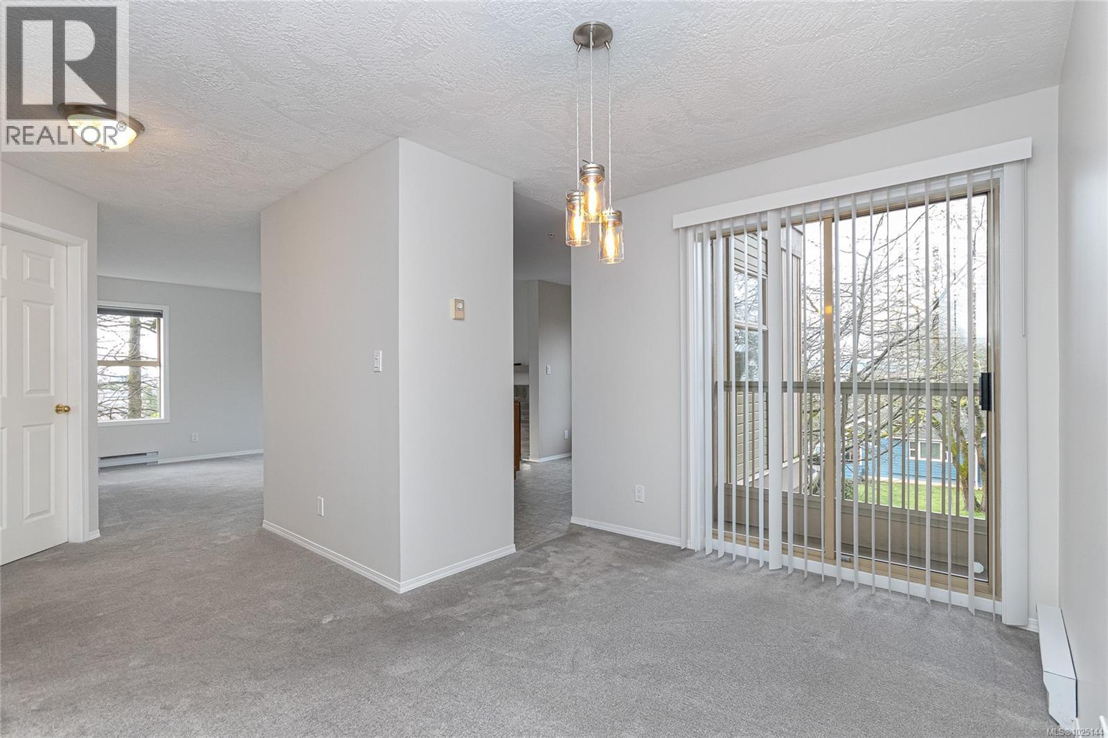 201 3363 Glasgow Ave, Saanich, British Columbia  V8X 1M5 - Photo 10 - 1025144
