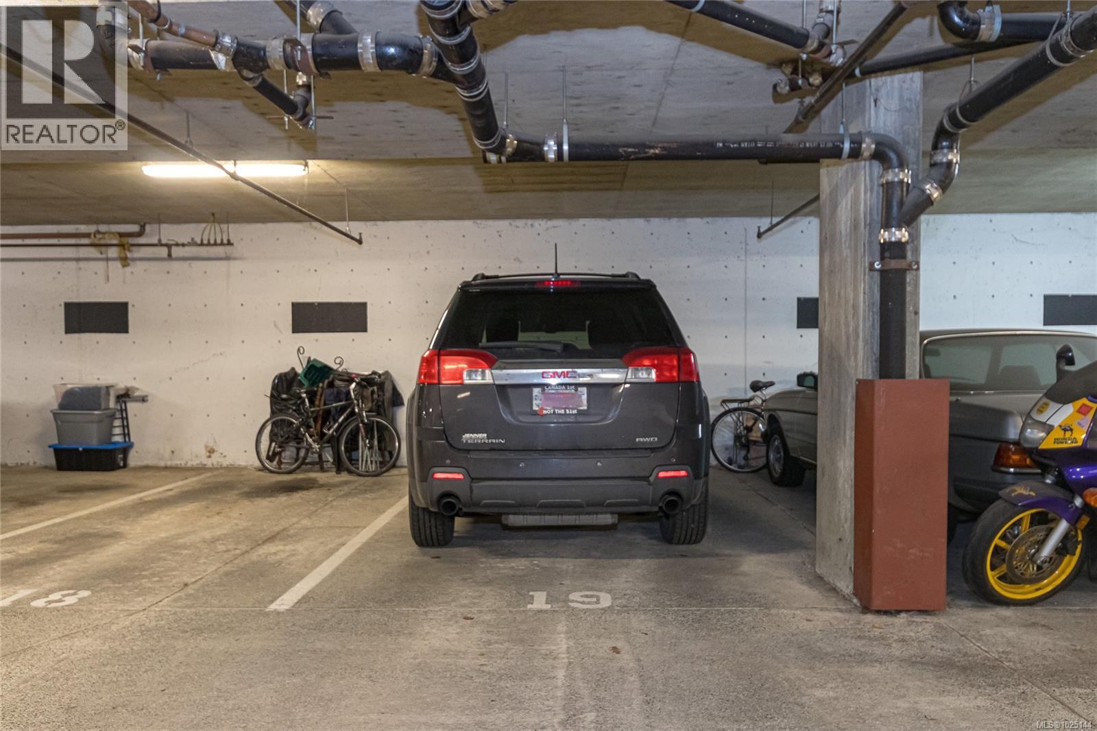 201 3363 Glasgow Ave, Saanich, British Columbia  V8X 1M5 - Photo 27 - 1025144