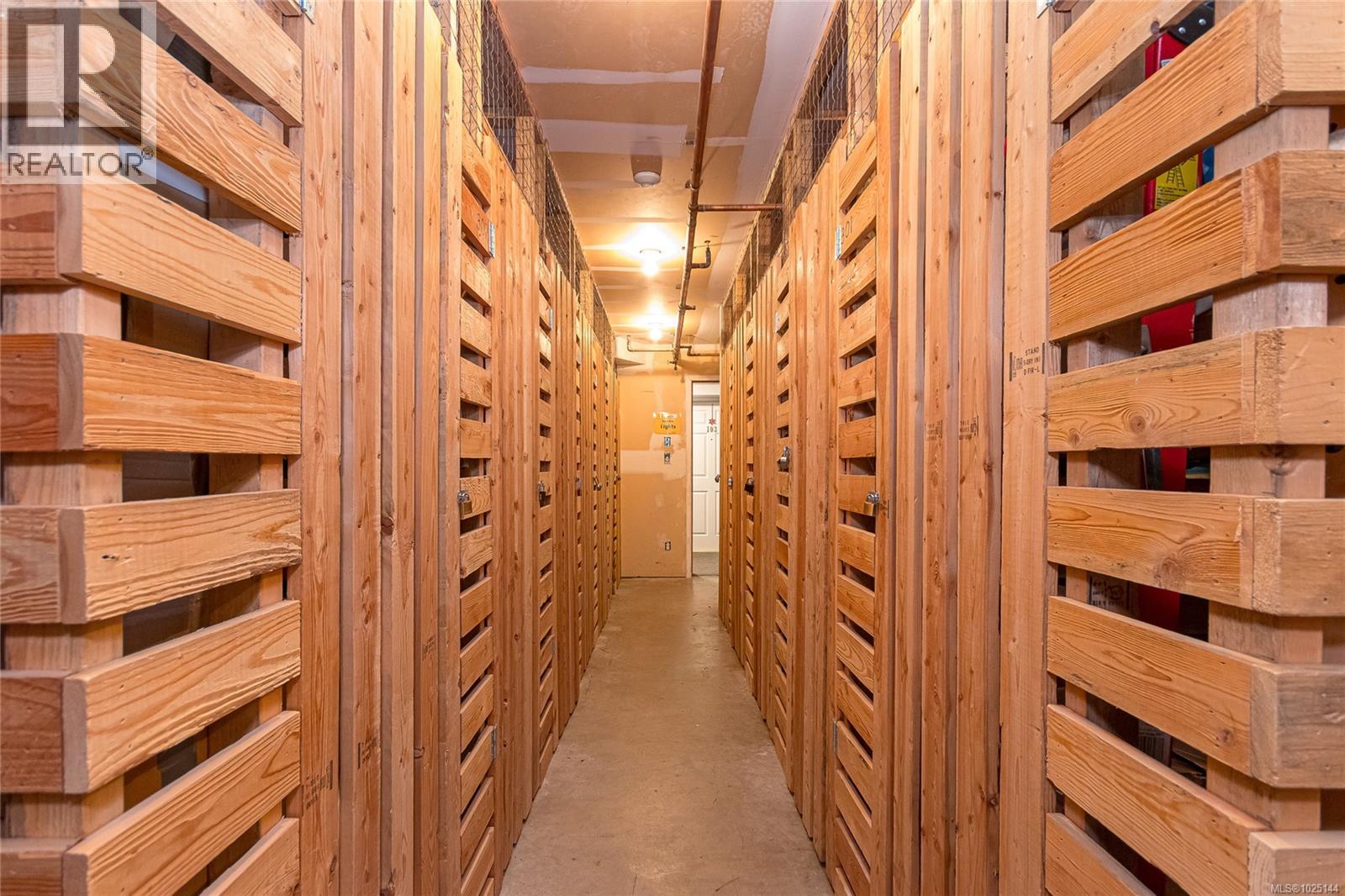 201 3363 Glasgow Ave, Saanich, British Columbia  V8X 1M5 - Photo 28 - 1025144