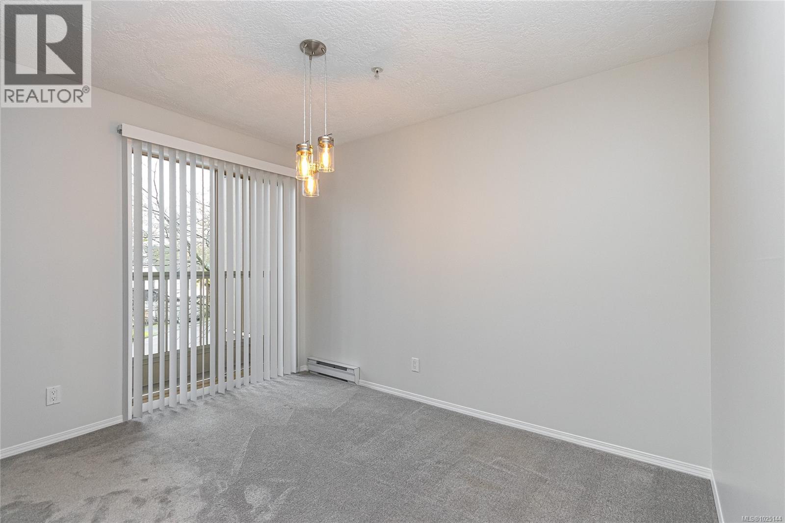 201 3363 Glasgow Ave, Saanich, British Columbia  V8X 1M5 - Photo 9 - 1025144