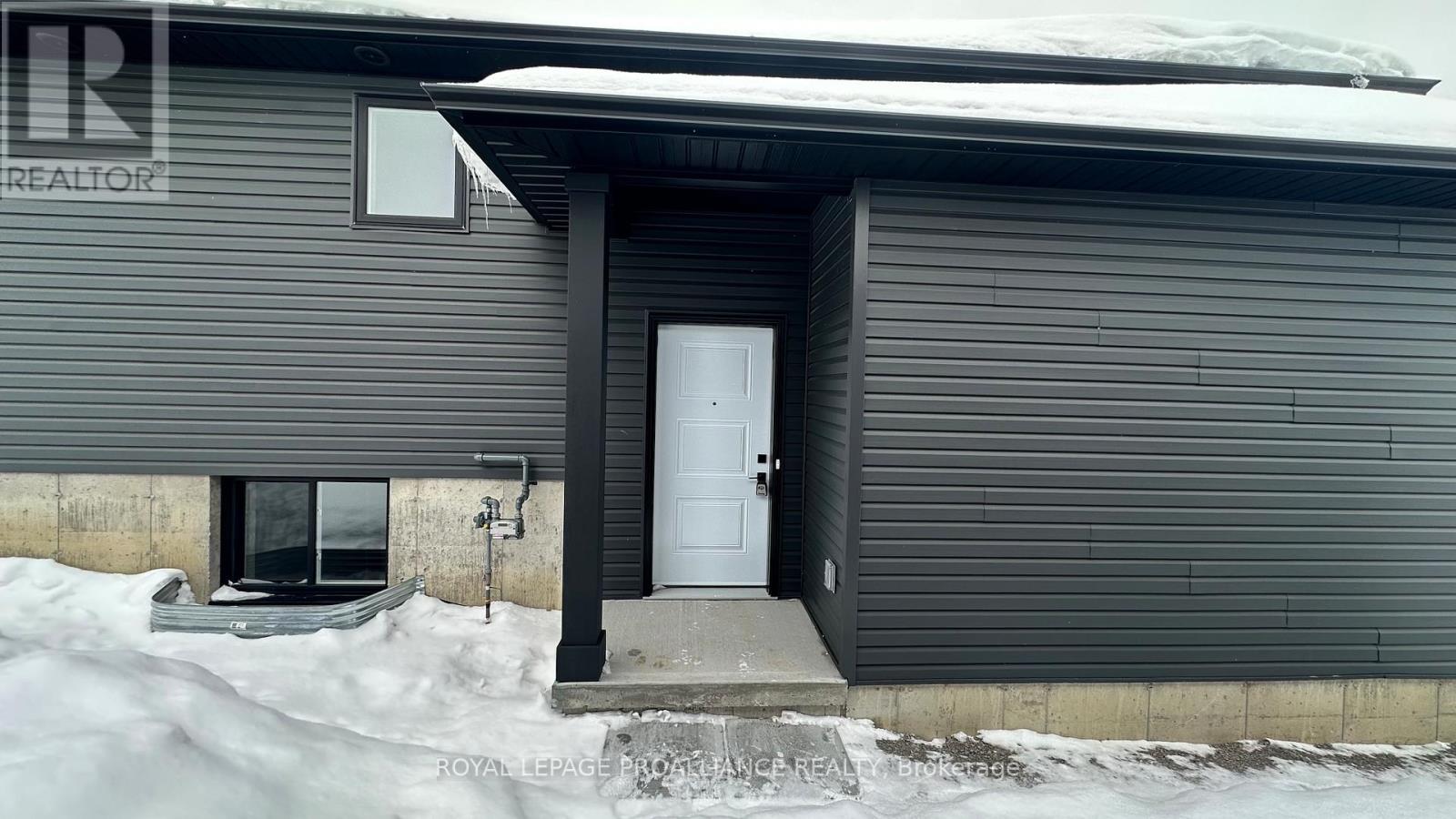 B - 162 Sienna Avenue, Belleville (Belleville Ward), Ontario  K8P 0J6 - Photo 3 - X12750060