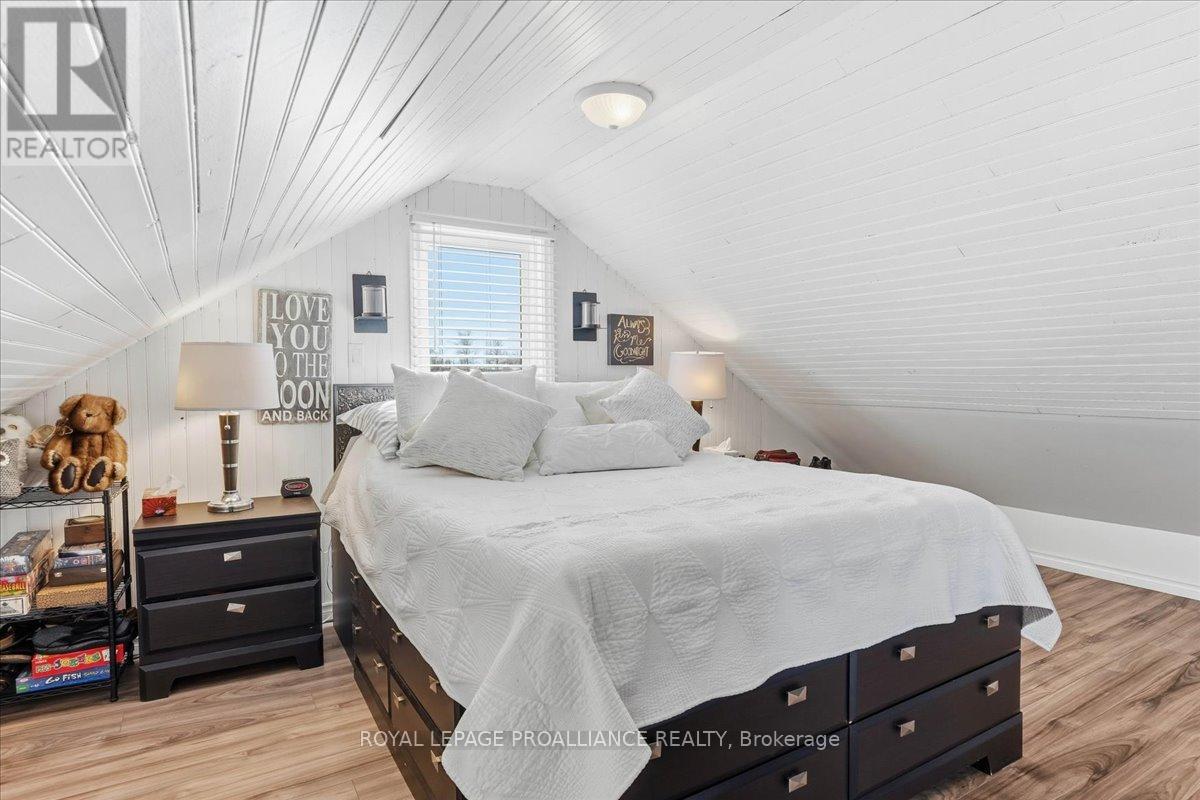 880 Big Island Road, Prince Edward County (Sophiasburg Ward), Ontario  K0K 1W0 - Photo 22 - X12754322