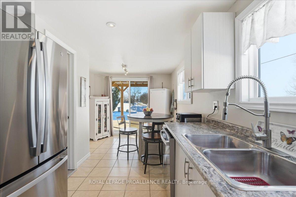 880 Big Island Road, Prince Edward County (Sophiasburg Ward), Ontario  K0K 1W0 - Photo 17 - X12754322