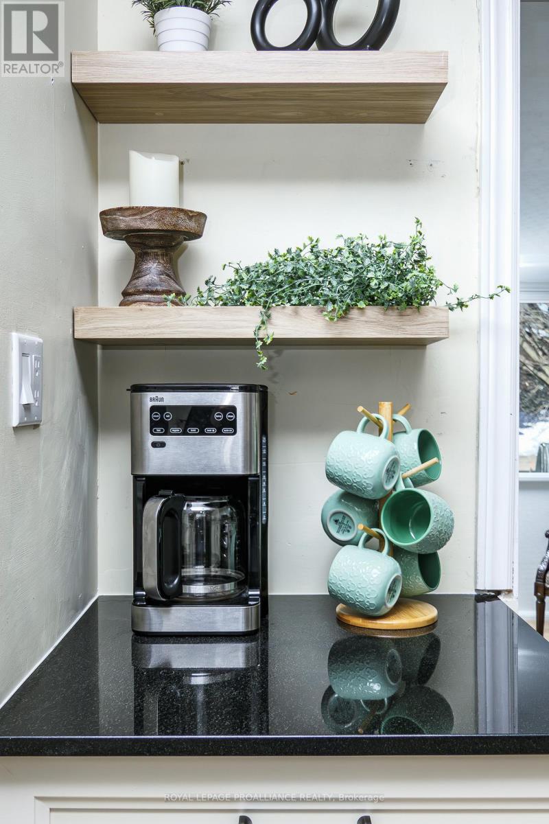 10 Devere Gardens, Quinte West (Trenton Ward), Ontario  K8V 3M3 - Photo 26 - X12754462