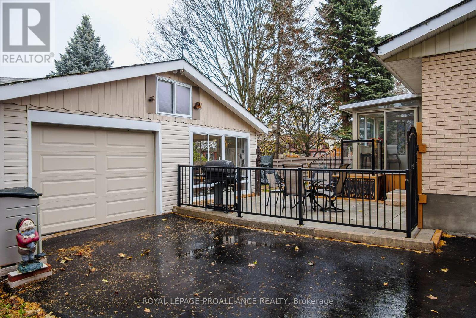 10 Devere Gardens, Quinte West (Trenton Ward), Ontario  K8V 3M3 - Photo 44 - X12754462