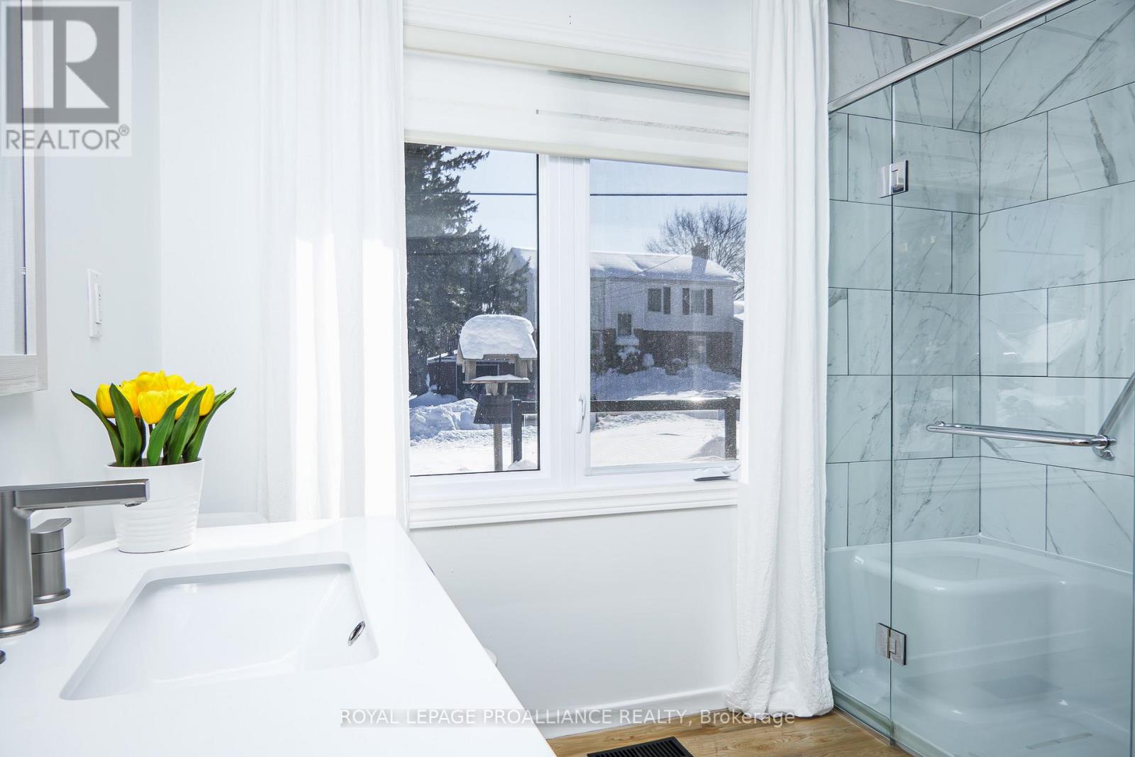 10 Devere Gardens, Quinte West (Trenton Ward), Ontario  K8V 3M3 - Photo 14 - X12754462