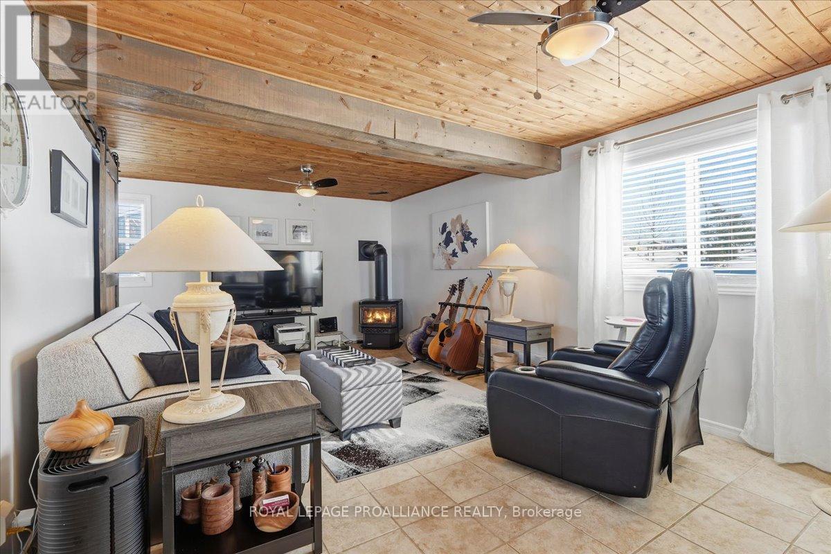 880 Big Island Road, Prince Edward County (Sophiasburg Ward), Ontario  K0K 1W0 - Photo 5 - X12754322