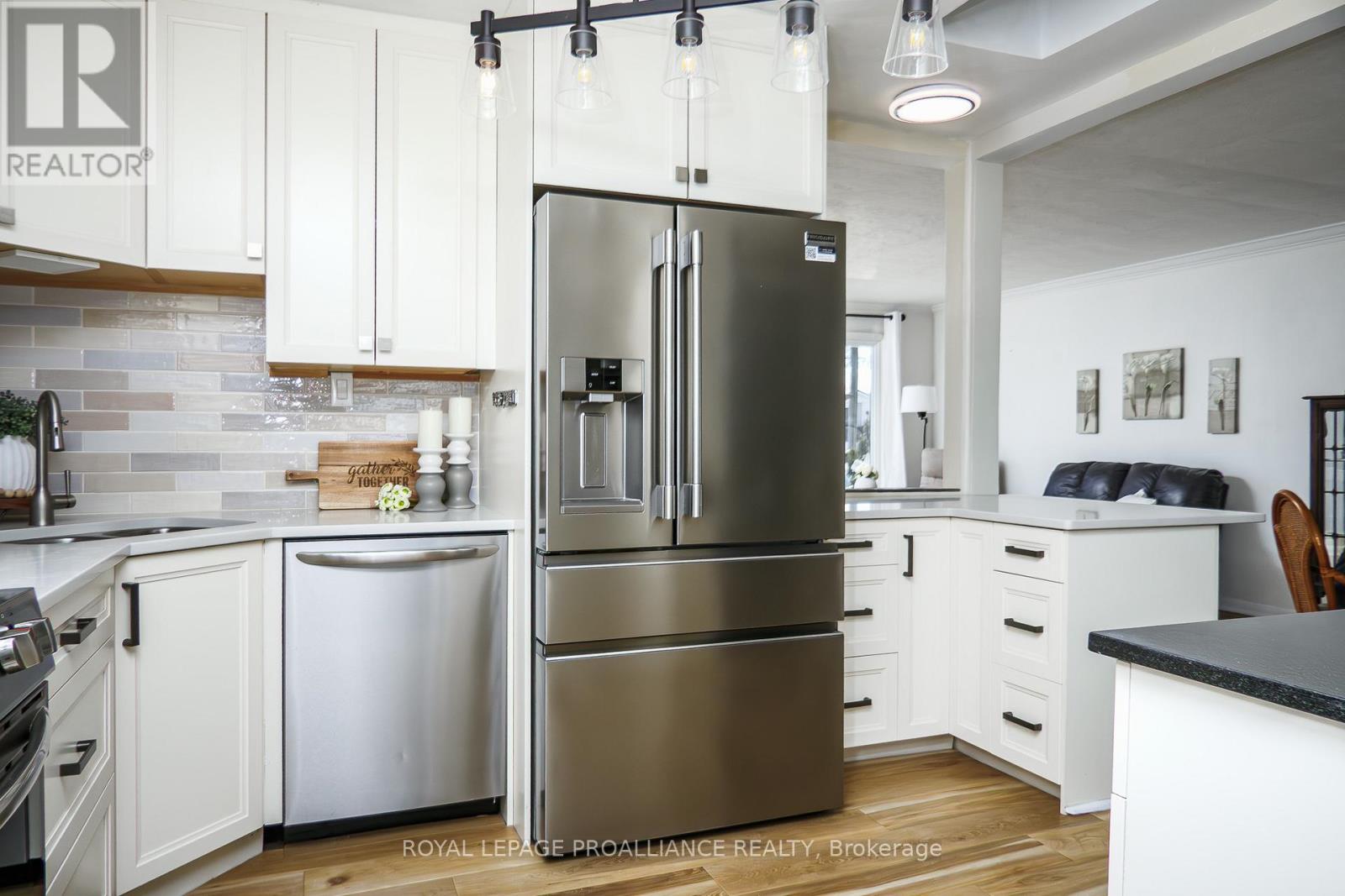 10 Devere Gardens, Quinte West (Trenton Ward), Ontario  K8V 3M3 - Photo 28 - X12754462