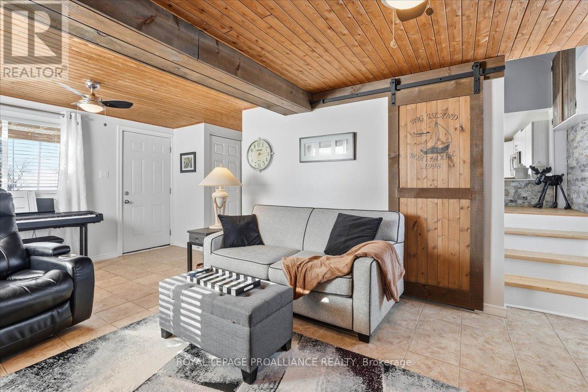 880 Big Island Road, Prince Edward County (Sophiasburg Ward), Ontario  K0K 1W0 - Photo 10 - X12754322