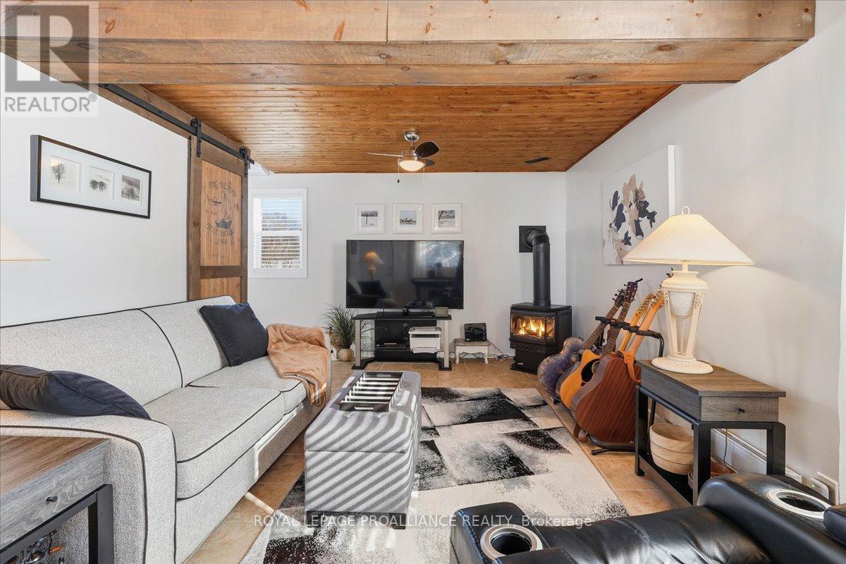 880 Big Island Road, Prince Edward County (Sophiasburg Ward), Ontario  K0K 1W0 - Photo 6 - X12754322