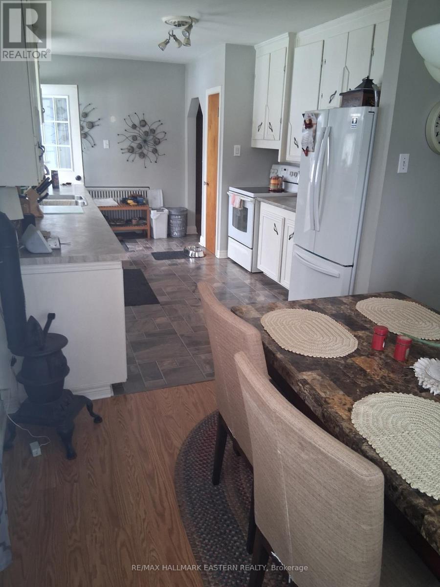 99 Wallis Drive, Peterborough (Monaghan Ward 2), Ontario  K9J 6C2 - Photo 5 - X12754586