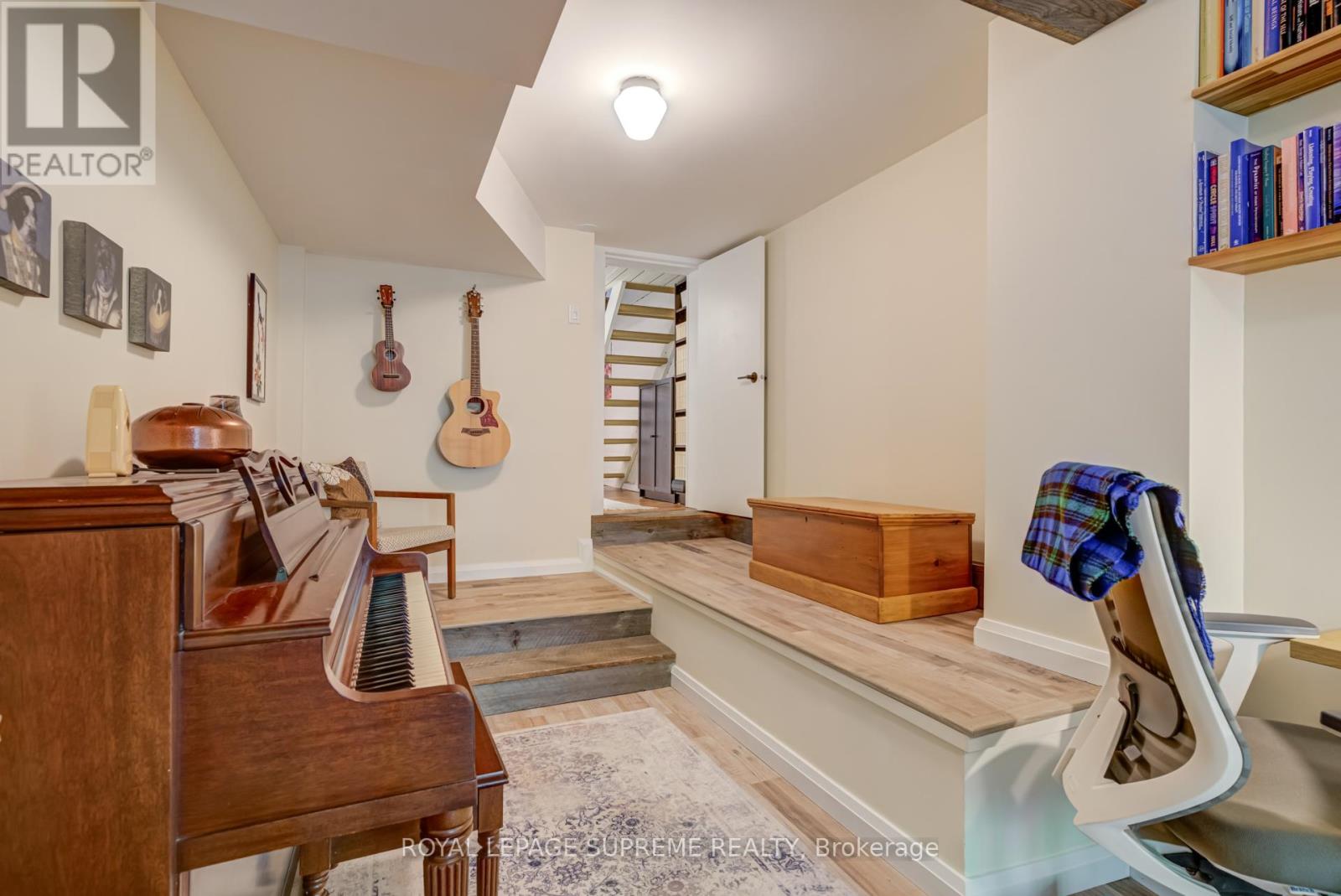 11 West Lynn Avenue, Toronto (Woodbine Corridor), Ontario  M4C 3V7 - Photo 23 - E12754000