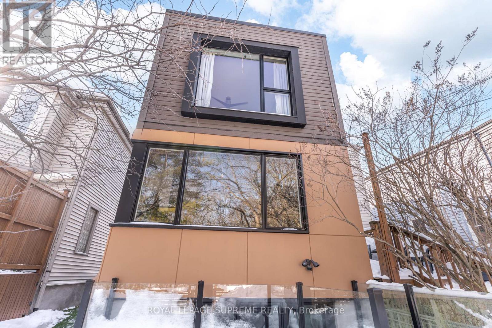 11 West Lynn Avenue, Toronto (Woodbine Corridor), Ontario  M4C 3V7 - Photo 29 - E12754000