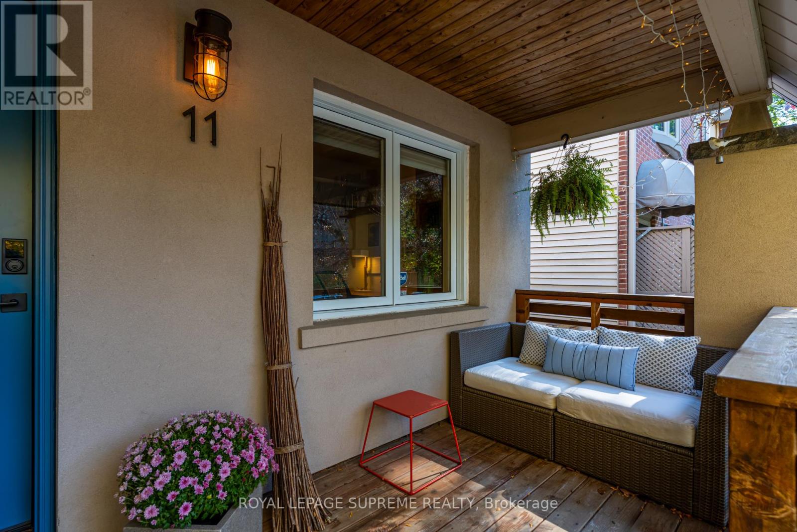 11 West Lynn Avenue, Toronto (Woodbine Corridor), Ontario  M4C 3V7 - Photo 4 - E12754000