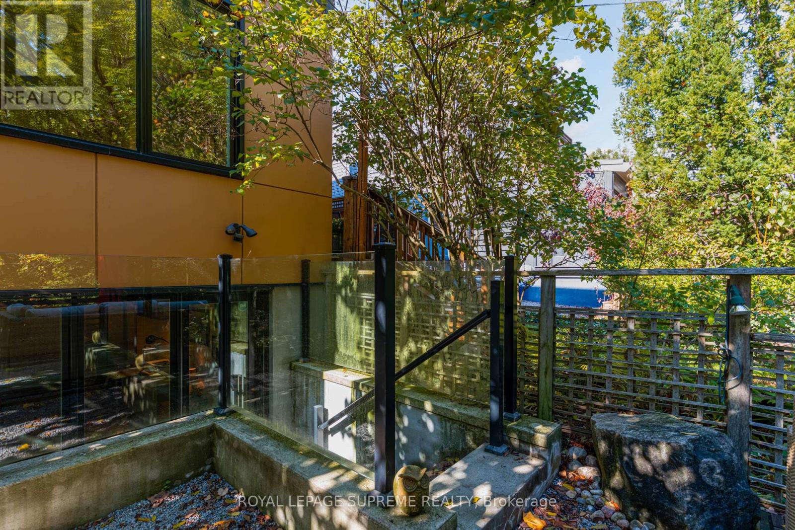 11 West Lynn Avenue, Toronto (Woodbine Corridor), Ontario  M4C 3V7 - Photo 30 - E12754000