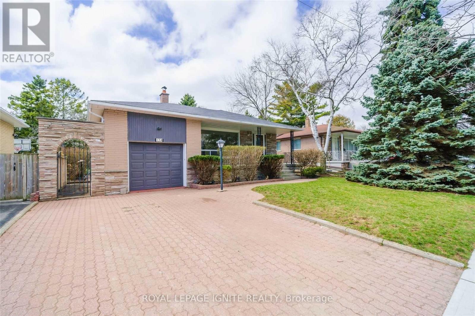 174 DARLINGSIDE DRIVE, Toronto, Ontario
