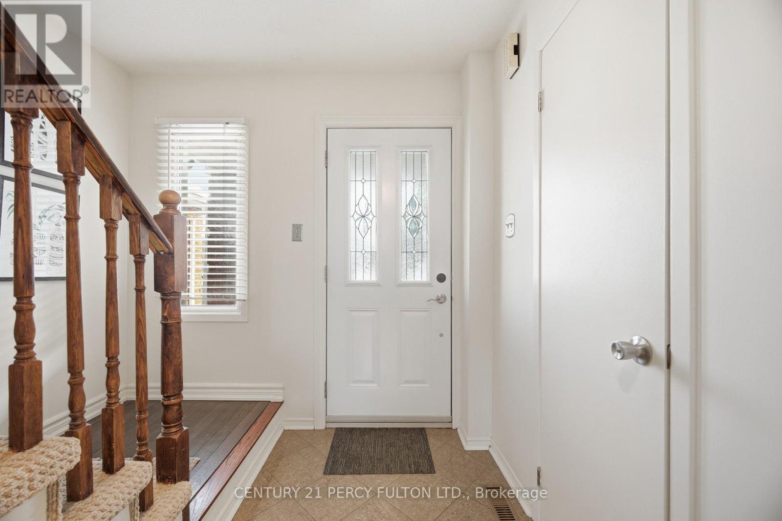 1302 Ferncliff Circle, Pickering, Ontario  L1X 1W7 - Photo 4 - E12755448