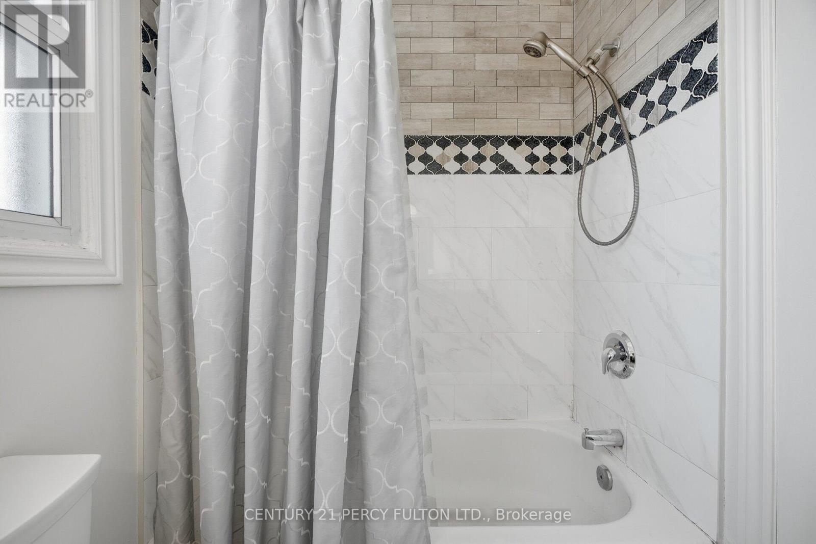 1302 Ferncliff Circle, Pickering, Ontario  L1X 1W7 - Photo 25 - E12755448