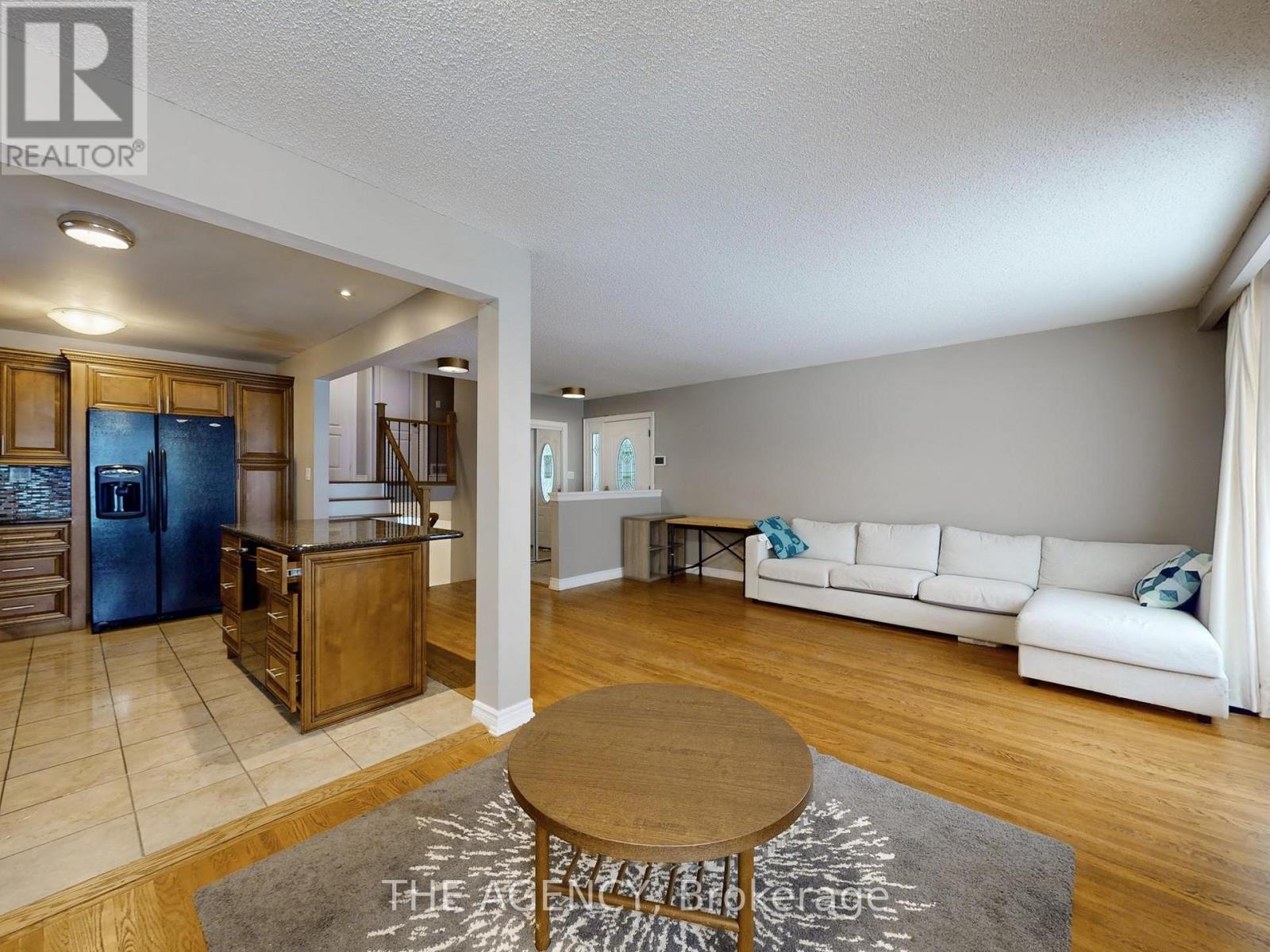 54 Manorglen Crescent, Toronto, Ontario  M1S 1W4 - Photo 5 - E12755532