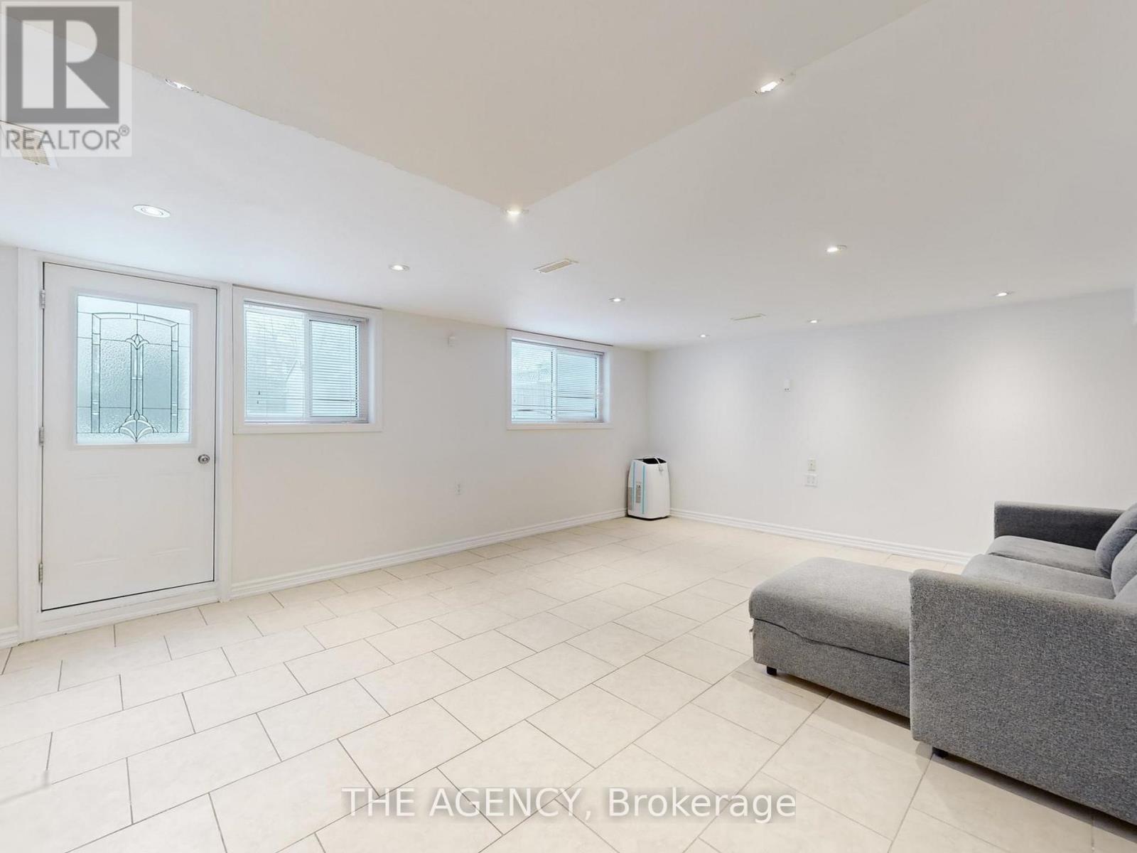 54 Manorglen Crescent, Toronto, Ontario  M1S 1W4 - Photo 17 - E12755532