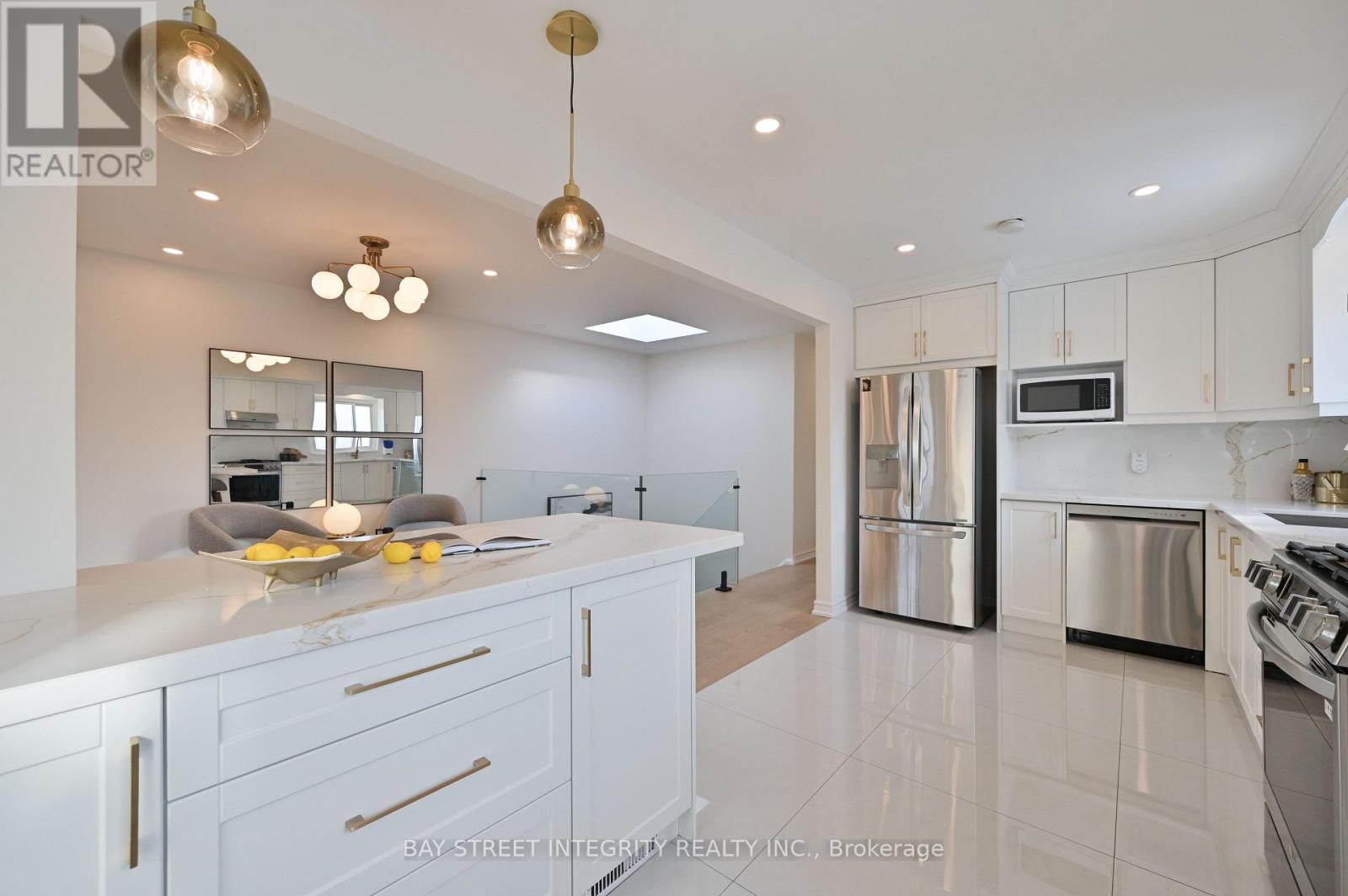 85 Angus Drive, Toronto, Ontario  M2J 2W9 - Photo 33 - C12756692